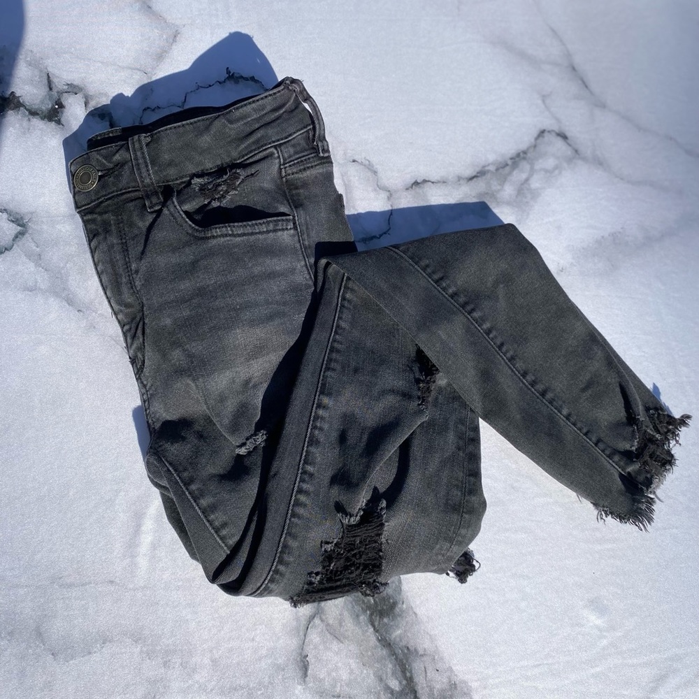 American Eagle Black Distressed Super Stretch High Rise Jeggings Size 2